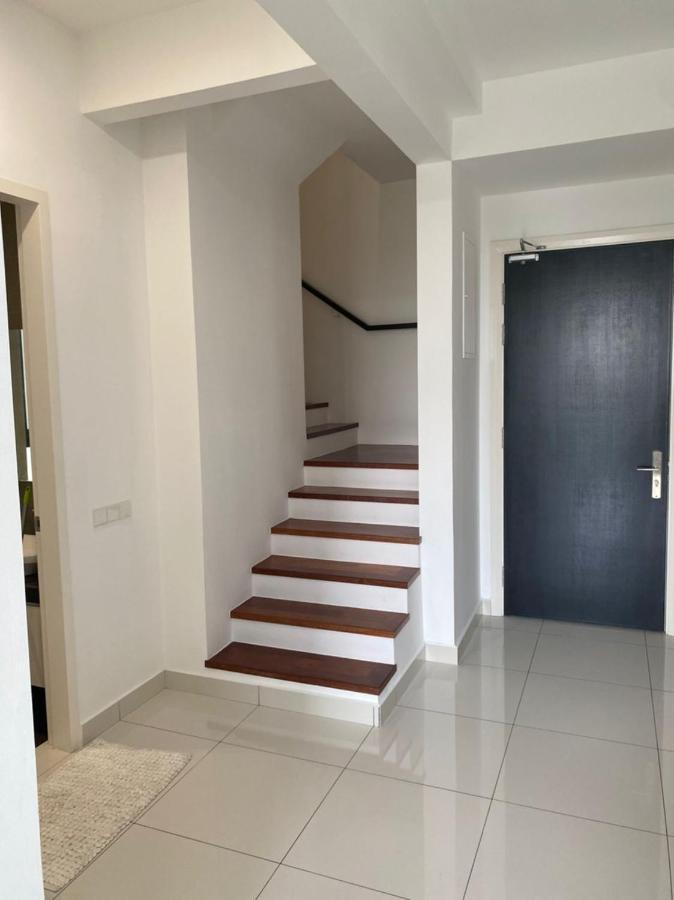 Eco Nest 3 Bedroom Duplex Apartment Nusajaya  Ngoại thất bức ảnh